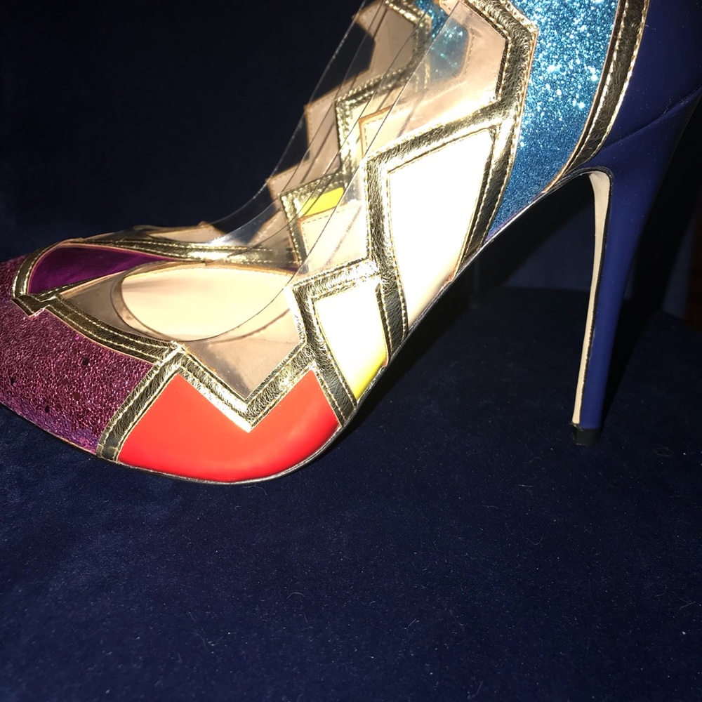 Heels - Picture 3 of 5